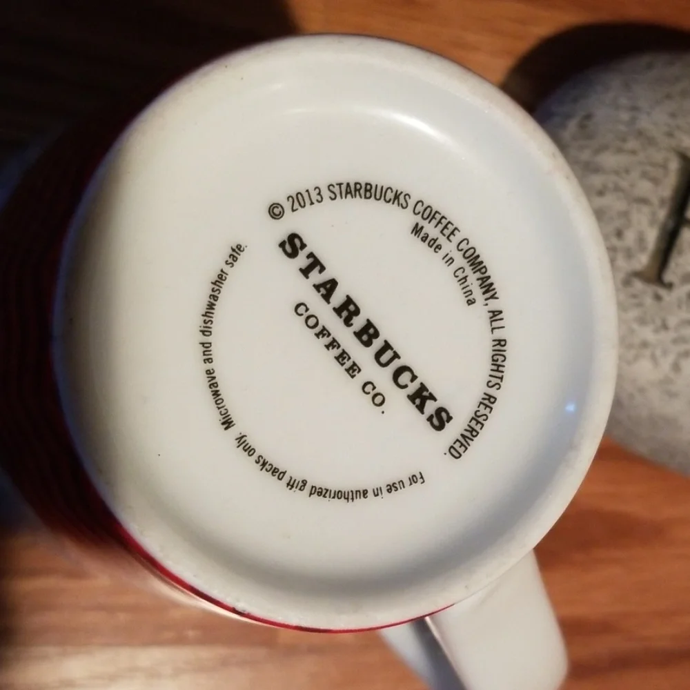 2013 Starbucks‎ heart mug